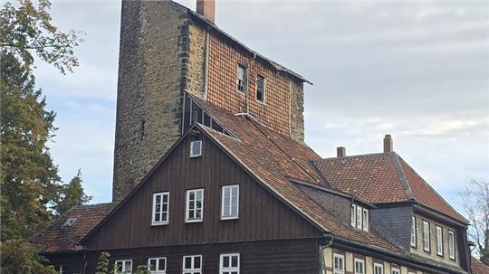 Das Wohngebäude mit Teufelsturm an der Mauerstraße wird zum Thema im Bauausschuss.