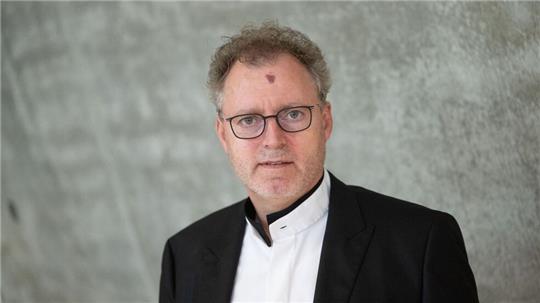 Das Wolfsburger „Aqua“ unter Küchenchef Sven Elverfeld behält im diesjährigen „Gault&Millau“ seinen Spitzenplatz in Niedersachsen.