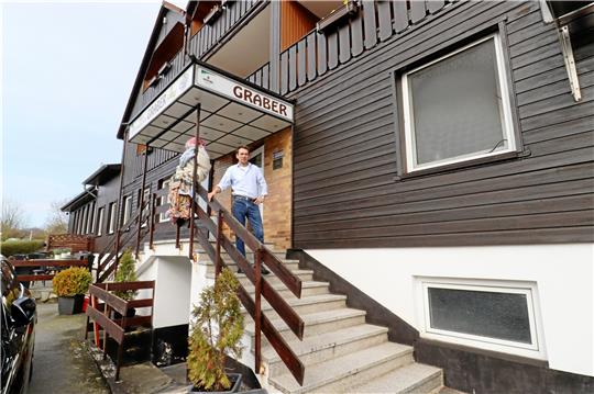 Das Wolfshäger Hotel Graber steht zum Verkauf. Wolfgang Graber möchte sein Lebenswerk in jüngere Hände abgeben. Foto: Jambrek