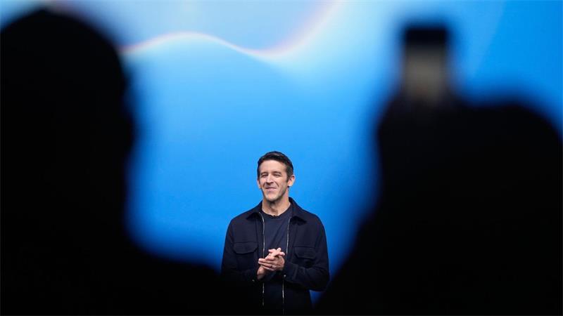 Apple bringt erstes auffaltbares iPhone heraus Das aufklappbare iPhone ist die erste große Wette des Konzerns unter dem neuen Chef John Ternus.