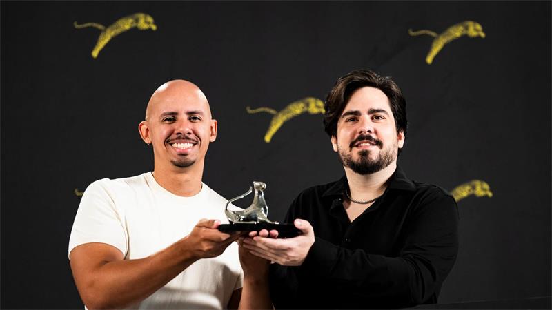 Überraschende Jury-Entscheidungen beim Filmfestival Locarno Das brasilianische Regie-Duo Matheus Farias (links) und Enock Carvalho erhielt den Sonderpreis der Jury in der Kategorie „Concorso Internazionale“.