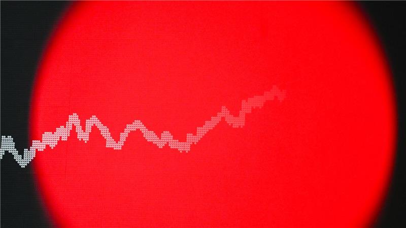 Das deutsche Börsenbarometer bleibt auf Rekordkurs. (Archivbild)