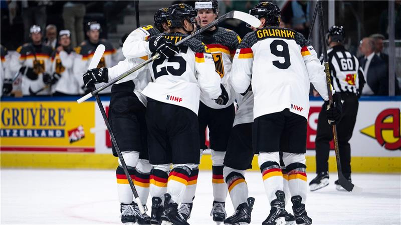 Das deutsche Eishockey-Team trat gegen die USA verbessert auf. 