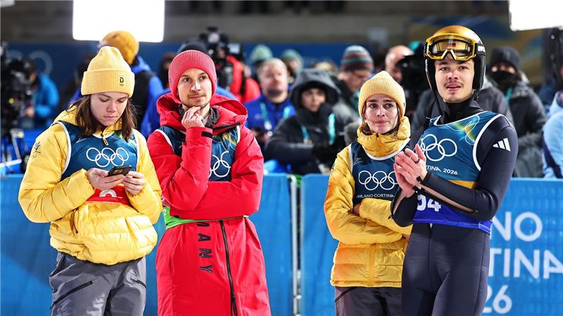 Das deutsche Skisprung-Team war nach Platz vier enttäuscht.