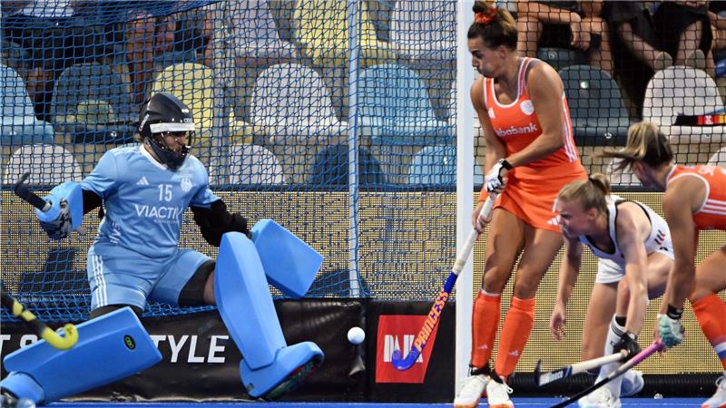 Deutsche Hockey-Spielerinnen unterliegen Niederlande klar Das deutsche Team kassiert eine klare Niederlage.