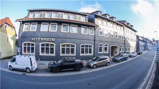 Das DRK-Alten- und Pflegeheim in Clausthal-Zellerfeld liegt am Zellbach und steht seit 2023 leer.