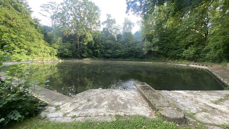 Das ehemalige Seesener Freibad „Reddekolk“ ist seit mehr als 50 Jahren geschlossen und wird vom Angelverein in Schuss gehalten.