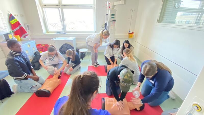 Das erlebten die Teilnehmenden im vergangenen Jahr beim Zukunftstag in den Asklepios Kliniken.