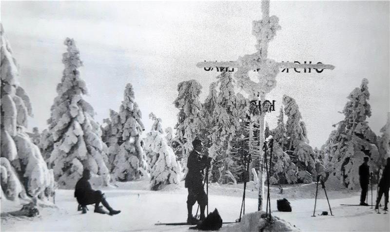 Ski-Club Altenau gilt als einer der ältesten Vereine seiner Art Das erste Ski-Club-Kreuz wird 1921 auf dem Bruchberg errichtet.