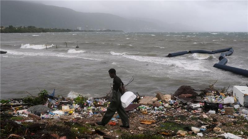 Straßen werden zu Flüssen: Hurrikan „Melissa“ erreicht Kuba Das genaue Ausmaß der Schäden in Jamaika ist noch unklar.