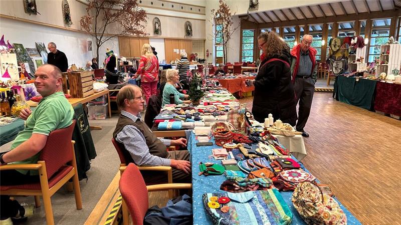 „Altenauer Eigenart“ lockt Hunderte von Besuchern Das gesamte Wochenende über kommen mehrere Hundert Besucher zu dem Basar im Kurgastzentrum.