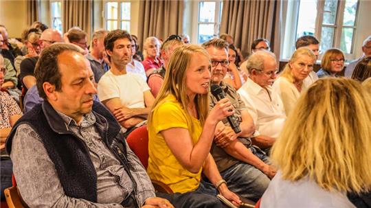 „Das hat ein Geschmäckle“: Brigitta Braun von der Bürgerinitiative kritisiert, dass die Veranstalter des Bürgerdialogs nicht neutral sind.