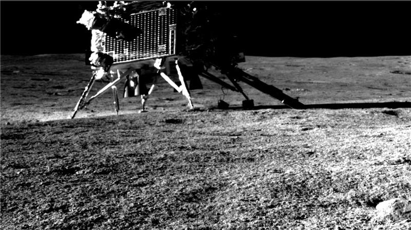 Mehr Eis auf dem Mond Das indische Mondlandegefährt „Vikram“ verfügte über ein Sonde, die im Boden Temperaturen messen konnte.