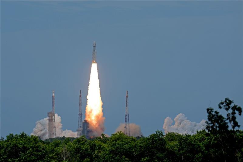 Landemodul von indischer Mondsonde erfolgreich abgetrennt Das indische Raumschiff Chandrayaan-3, das Wort für "Mondfahrzeug" in Sanskrit, startet vom Satish Dhawan Space Centre im indischen Sriharikota.