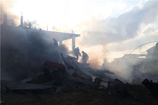 Das israelische Militär greift weiterhin Ziele in der Stadt Rafah im Gazastreifen nahe der ägyptischen Grenze an.