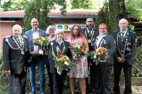 Das neue Königshaus der Wiedelaher Schützen präsentiert sich. Foto: Hartmann