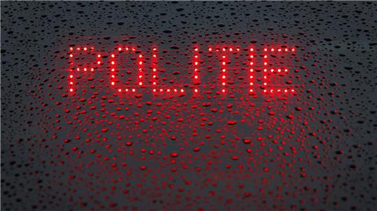 Das niederländische Wort für Polizei lautet „Politie“. (Symbolbild)