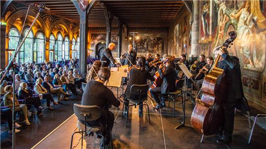Das renommierte Orchester l‘arte del mondo spielte in der Kaiserpfalz.