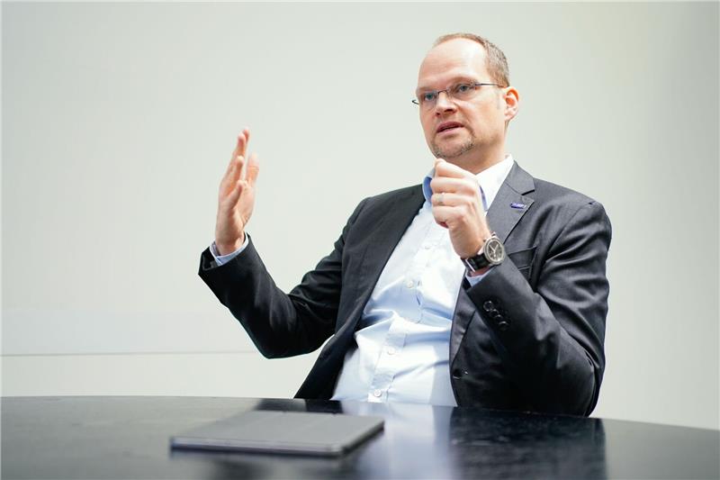 BASF: Großes Potenzial für Künstliche Intelligenz Das riesige Potenzial von Künstlicher Intelligenz für BASF sei momentan noch gar nicht konkret abschätzbar, so Chief Digital Officer Dirk Elvermann.