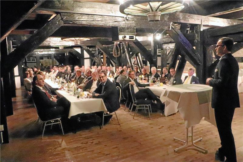 Vierte Auflage der Liebenburger Brauhausgespräche im Rittergut Das rustikale Ambiente des ehemaligen Brauhauses auf dem Rittergut Liebenburg dient bereits zum vierten Mal als Schauplatz für das Netzwerktreffen in der Gemeinde mit einem wohltätigen Zweck. Foto: Gereke