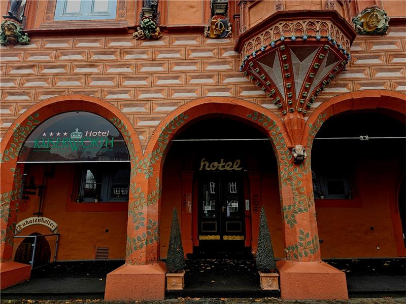 Droht Goslar zum Advent ein „Dark Christmas“? Das seit Beginn 2023 geschlossene Hotel „Kaiserworth“ am Marktplatz fehlt dem Goslarer Tagungsgeschäft an allen Ecken und Enden. Archivfoto: Sowa