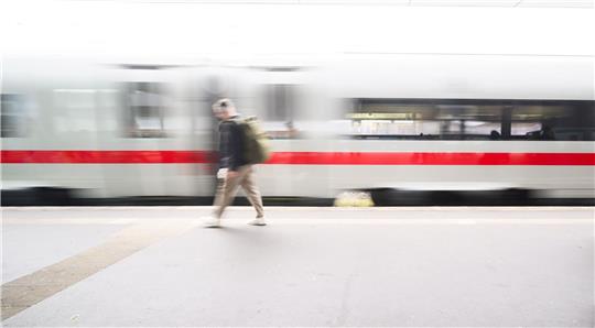 Das vergangene Jahr war für die Bahn und ihre Kundinnen und Kunden vor allem von der hohen Unpünktlichkeit geprägt.