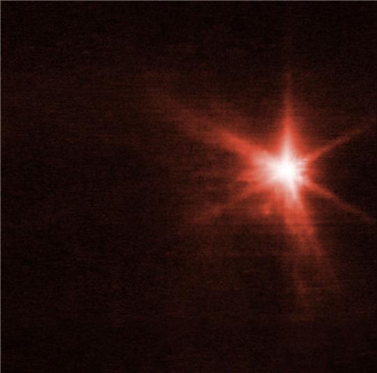 Das vom «James Webb»-Teleskop aufgenommene Bild zeigt den Asteroiden Dimorphos Ende September vier Stunden nach dem Einschlag der Sonde.