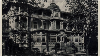 Das von Max Hecht gegründete Hotel Parkhaus wurde 1933 "arisiert" und seitdem in Hotel Parkhof umbenannt. 