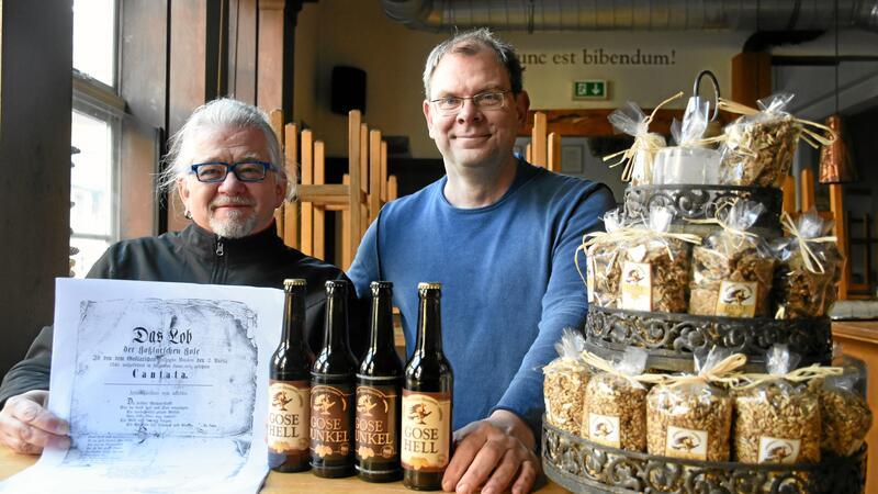 Das war der Anfang: Bierbrauer Odin Paul und Komponist Wolfgang Knuth stellen im Januar 2022 ihr Projekt vor, die neue Vertonung der Gose-Ode zum Goslarer Stadtjubiläum.