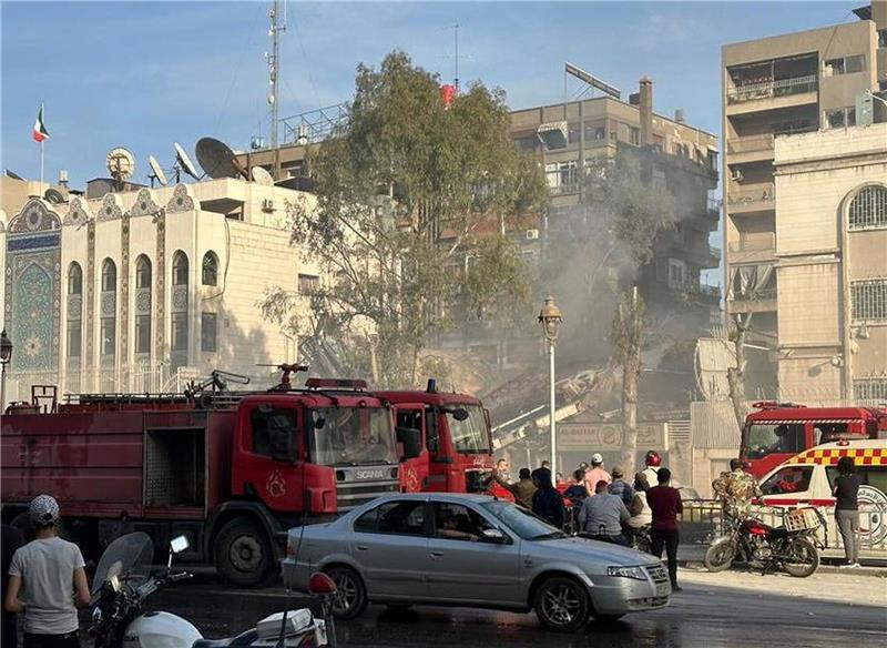 Irans Revolutionswächter: Tod von zwei Generälen in Syrien Das zerstörte Gebäude auf dem Gelände der iranischen Botschaft in Damaskus.
