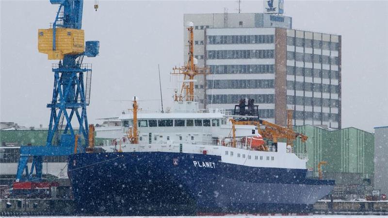 Ziviles Forschungsschiff „Planet“ auf Nato-Mission Das zivile Forschungsschiff „Planet“ hilft der Deutschen Marine bei der Nato-Unterstützungsmission zur Reduzierung der Flüchtlingsströme in der Ägäis.