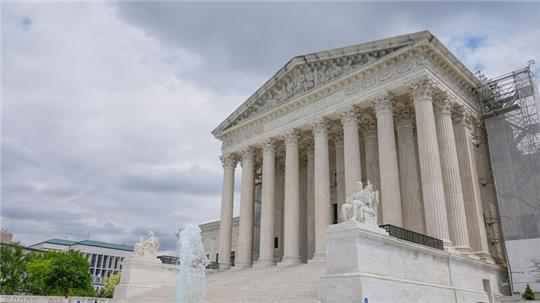 Dass dem Supreme Court ausgerechnet bei einem Abtreibungsfall eine solche Panne passiert, erinnert an den Leak vor rund zwei Jahren.
