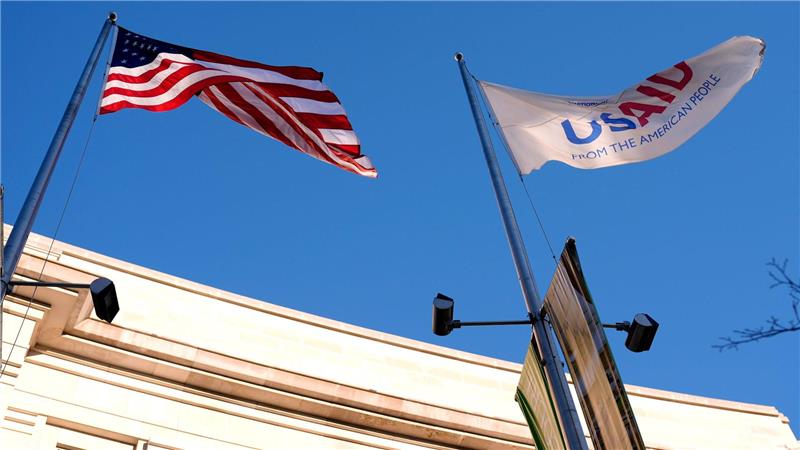 Scharfe Kritik an Legalität von Trumps Kürzungsplänen Dass die US-Regierung unter Trump Auslandshilfen kürzt - wie bei der US-Behörde für internationale Entwicklung (USAID) - ist nicht neu. (Archivbild)