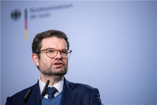 «Dass wir nun Menschen gegen ihren Willen zu einer Wehrpflicht oder zu einem Kriegsdienst zwingen, das wird nicht der Fall sein», sagt Bundesjustizminister Marco Buschmann.