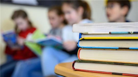 Daten einer Krankenkasse zeigen, dass die Zahl der Kinder mit sprachlichen oder motorischen Defiziten in Niedersachsen wächst. 