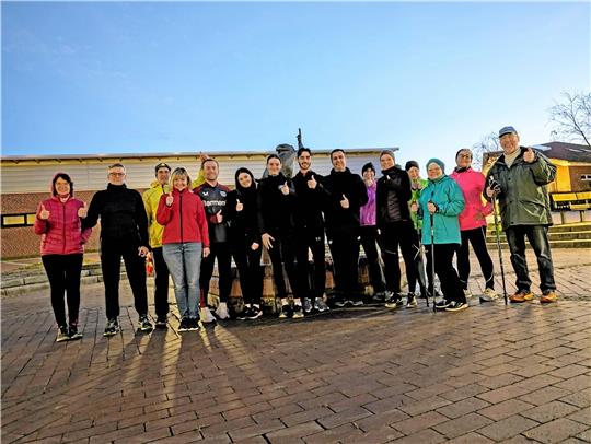Daumen hoch für die erste Trainingseinheit. Der MTV Goslar lädt alle Läufer und Walker zur Vorbereitung auf den Altstadtlauf ein. Foto: Privat