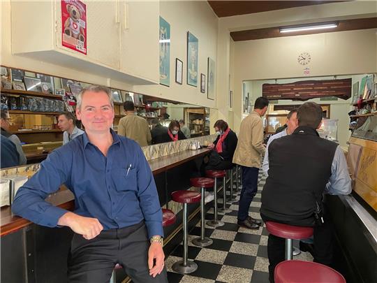 David Malaspina, der Besitzer von Pellegrini's Espresso Bar, in seinem Café.