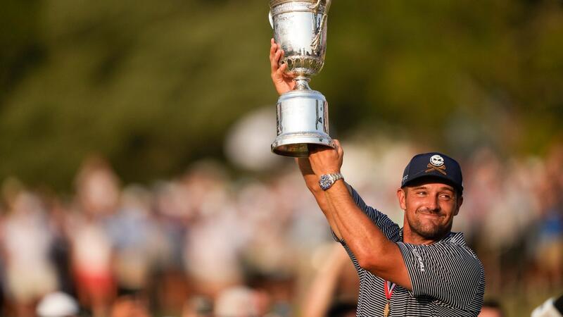 McIlroy patzt, DeChambeau jubelt: Zweiter Sieg bei US Open DeChambeau reichte eine 71er-Runde zum zweiten US-Open-Sieg nach seinem vorherigen Erfolg 2020.