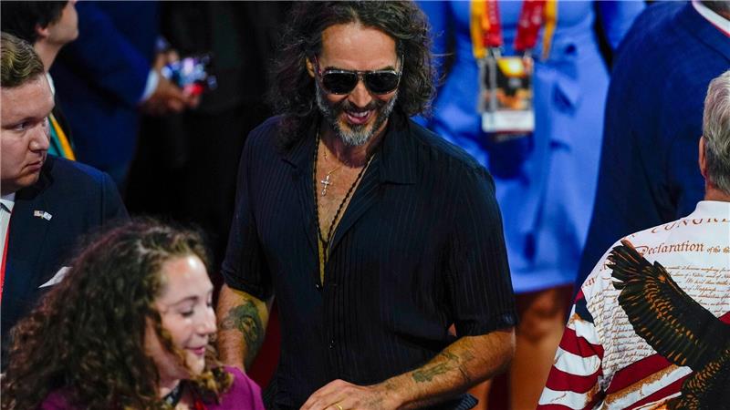 Ex-Moderator Russell Brand wegen Vergewaltigung angeklagt Dem 49-Jährigen werden vier Taten im Zeitraum von 1999 bis 2005 vorgeworfen.