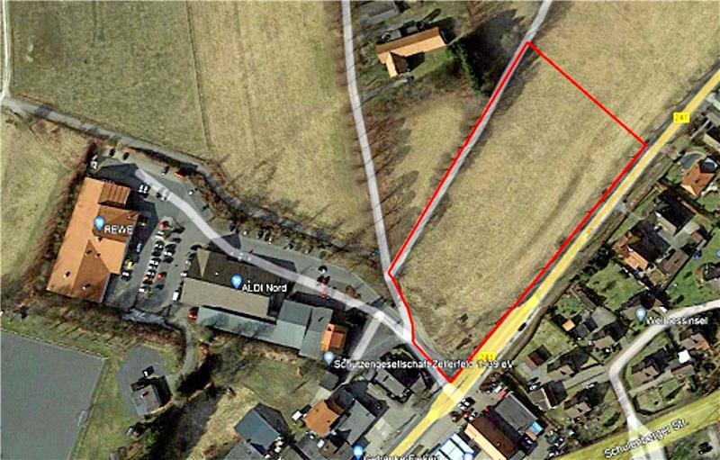 Aldi will in Zellerfeld auf geschützten Bergwiesen bauen Dem Discounter Aldi ist sein aktueller Standort an der Goslarschen Straße zu klein. Er will einige Hundert Meter weiter neu bauen. Das Grundstück (rot markiert) liegt jedoch im Landschaftsschutzgebiet. Grafik: Gutachterbüro Corax