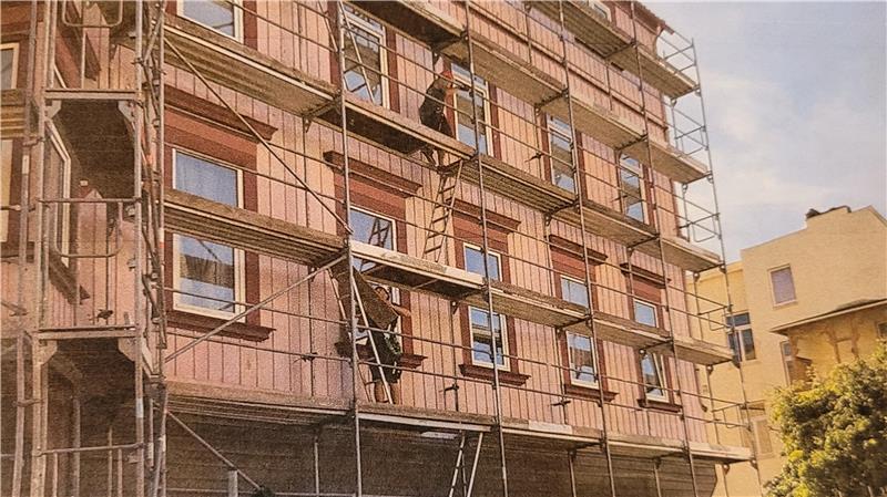 Für Gerüst-Genehmigung: Bad Harzburger muss fast 1000 Euro zahlen Dem Ehepaar Lüders gehört ein Mehrfamilienhaus in der Schmiedestraße. Zwischen Ende August und Mitte Oktober war dieses eingerüstet.