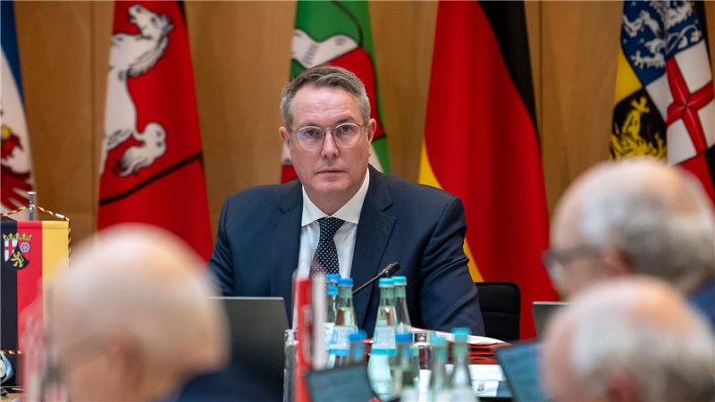 Dem Thema Sicherheit müsse bei der Finanzierung des ÖPNV viel Raum eingeräumt werden, sagte Ministerpräsident Schweitzer. 