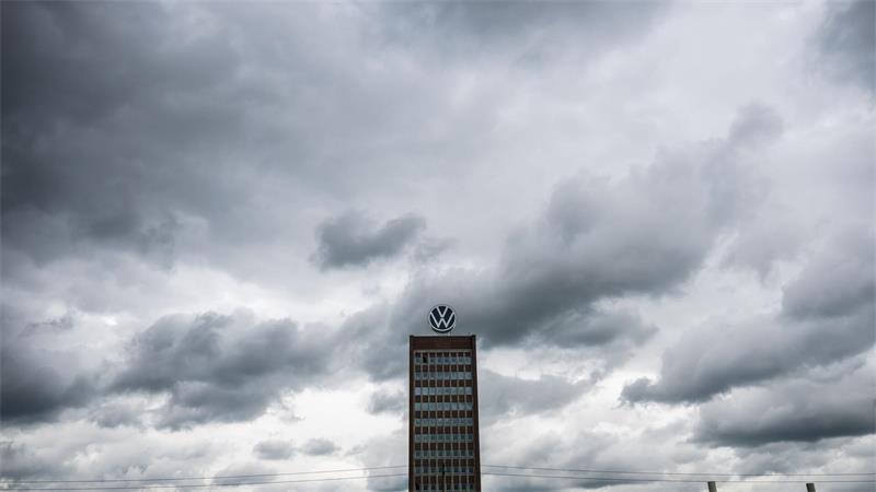 Dem Wolfsburger Autobauer droht ein Arbeitskampf. (Archivbild)