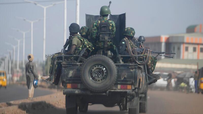 Terror: 125 Anhänger von Boko Haram in Nigeria verurteilt Dem nigerianischen Militär ist es bislang nicht gelungen, die Terrorgruppe Boko Haram endgültig zu bezwingen.