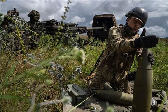 Dem ukrainischen Militär geht zunehmend die Munition aus.