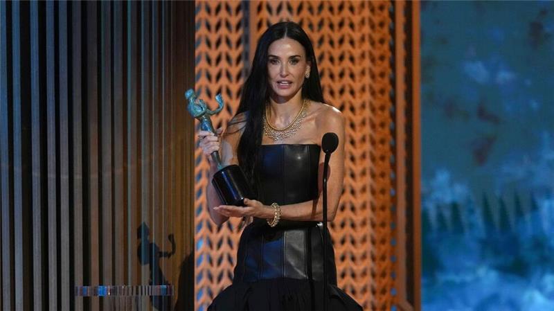 Demi Moore hat den SAG-Award als beste Hauptdarstellerin gewonnen.