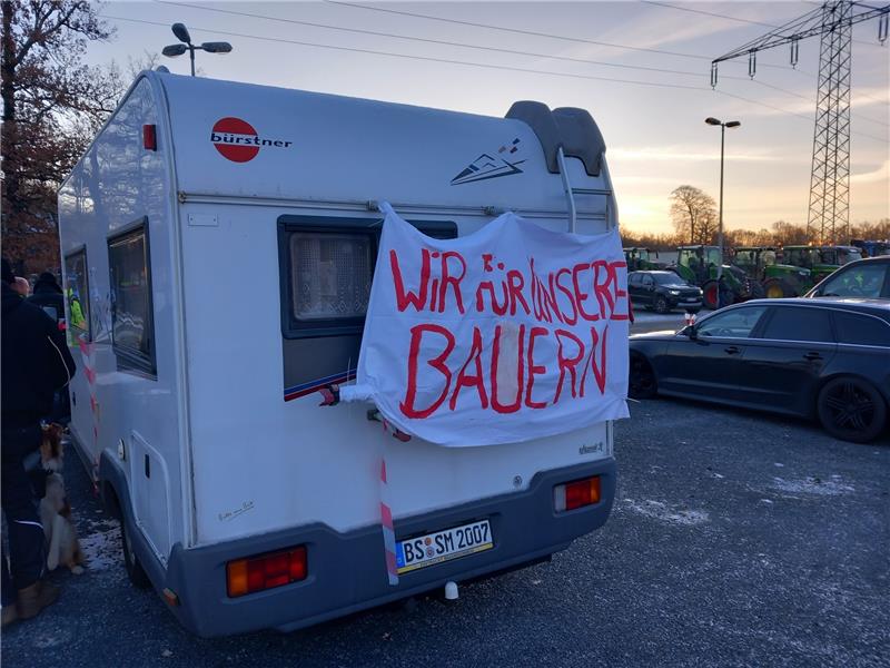 So verlaufen die Bauern-Proteste in der Region Demonstrationen und Fürsprecher für die Bauern gibt es auch in Braunschweig. Foto: Neddermeier