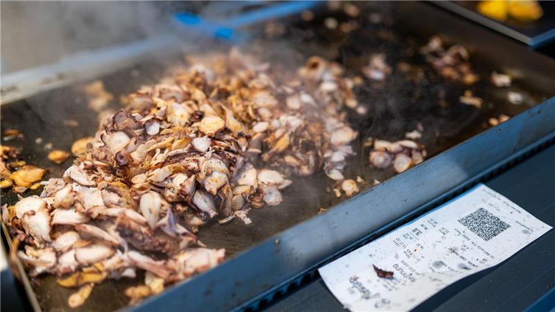 Neuer Döner-Hype? Tentakel am Spieß sorgt für Wirbel Den Fisch wird aus Mauretanien, Marokko und dem Senegal importiert.