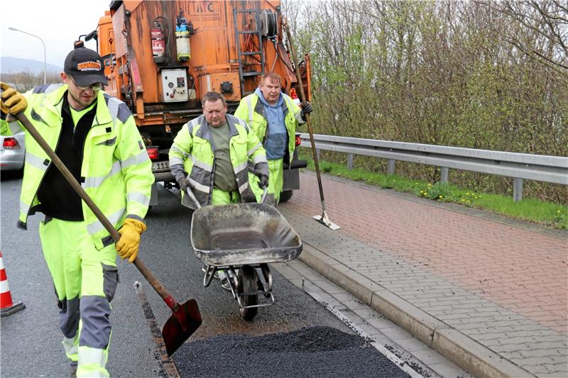 Den Schlaglöchern in Goslar soll es an den Kragen gehen. Foto: Hartmann
