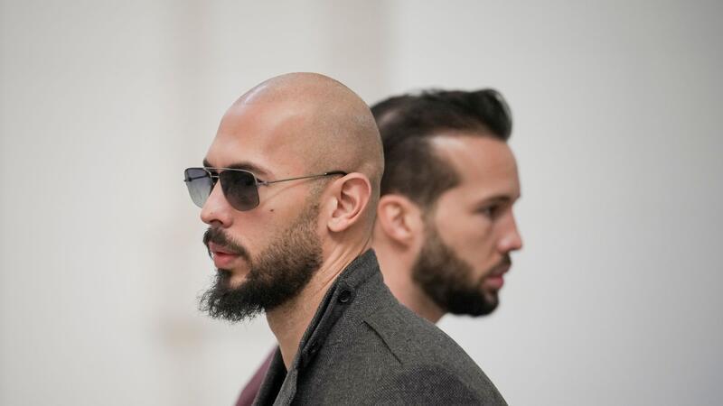 Tate-Brüder in London wegen Steuerhinterziehung verklagt Den Tate-Brüdern wird in Großbritannien Steuerhinterziehung vorgeworfen.